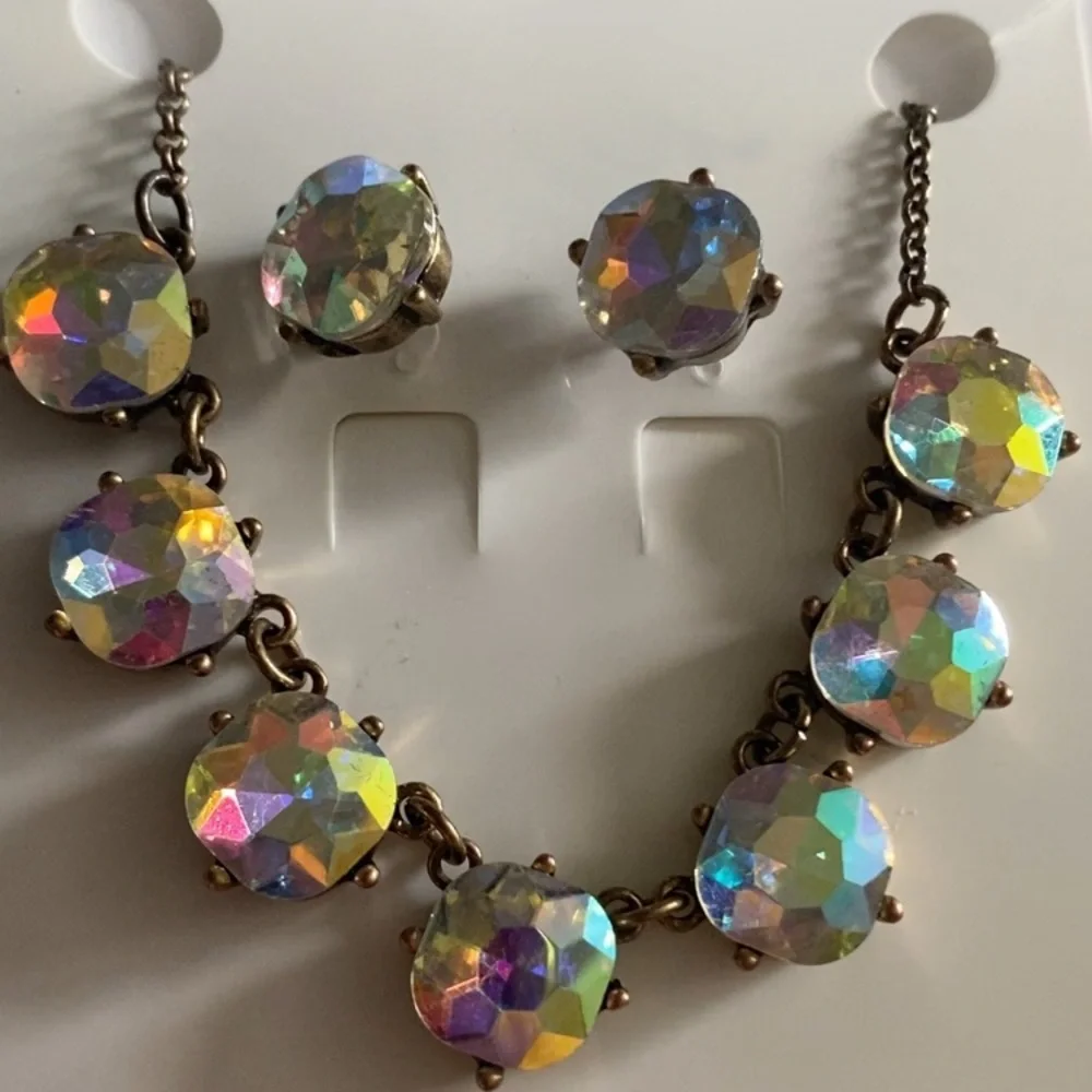 Aurora Borealis Facetted Rhinestone Glass Necklace And Earrings Set Iridescent
